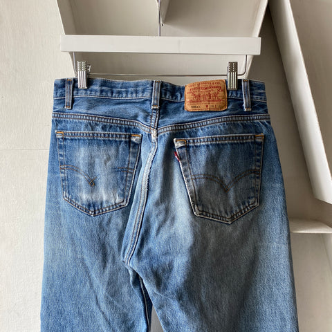 90's Levis 501 - 32” x 32”