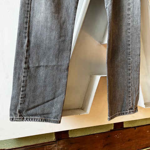 90’s Levi’s 501 - 32” x 31”