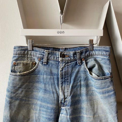 90's Levi’s 550 - 33” x 31.5”