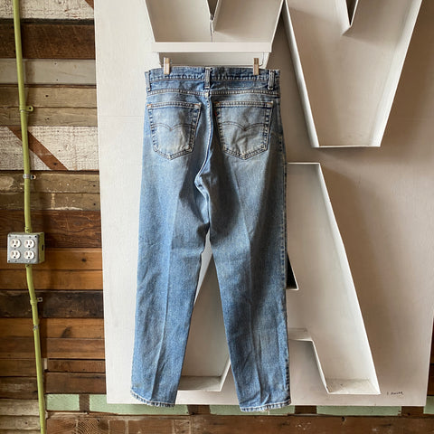 90's Levi’s 550 - 33” x 31.5”