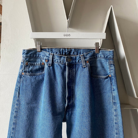 90’s Levi’s 501 - 32” x 30.5”