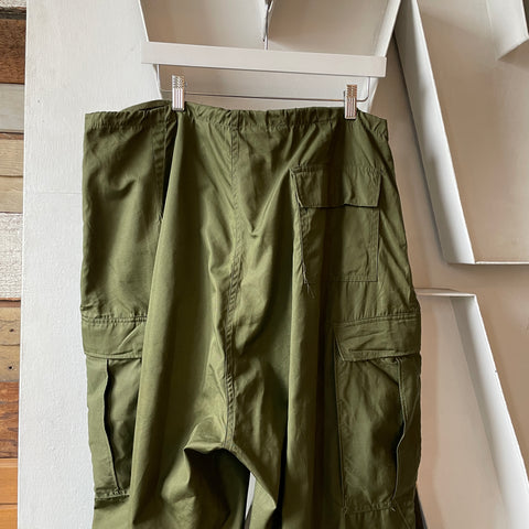 50’s Shell Cargo Pants - Large
